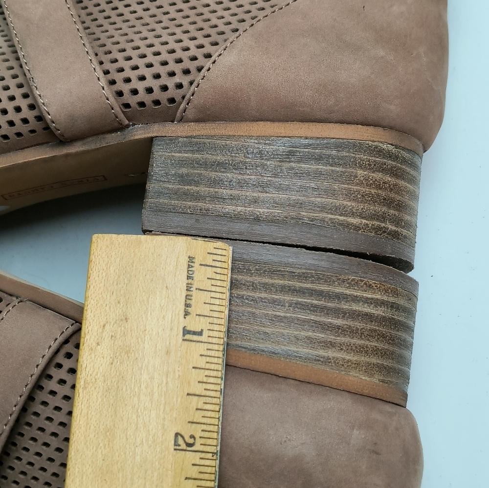 Vince Camuto Perforated Ankle Booties Almond Toe Women's Size 8.5M Tan - Picture 7 of 13